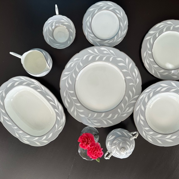 Coalport “Phantom” Fine China - 6 piece complete place setting plus more!! - Picture 2 of 6